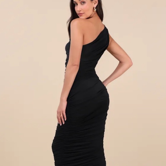Lulu's Effortless Magnetism Black Ruched One-Shoulder Maxi Dress - Picture 2 of 5